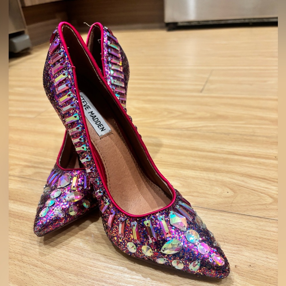 Steve Madden Glitter Pumps